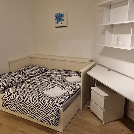 Family Apartman V Centre Mesta Bratislava Apartment Bagian luar foto